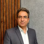 اکبر دری